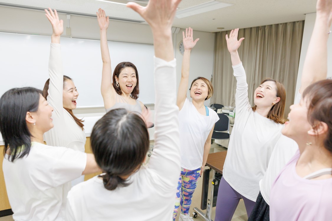 都会のオアシスプラネタリウムイスYOGAストレッチの写真3