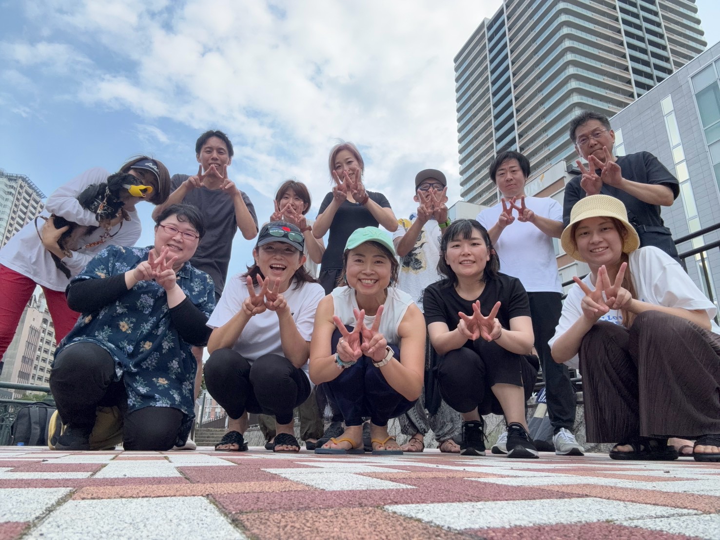 フラリエ1,000人ヨガ　～DOG YOGA＆YOGAストレッチ～の写真4