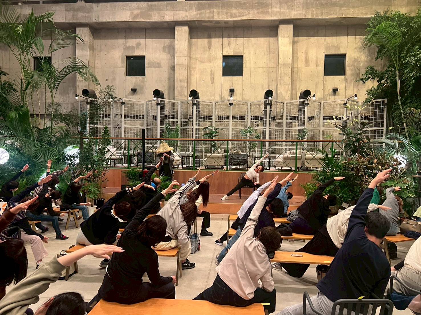 Third Place〜シェアするガーデン〜 花1000人YOGAの写真5