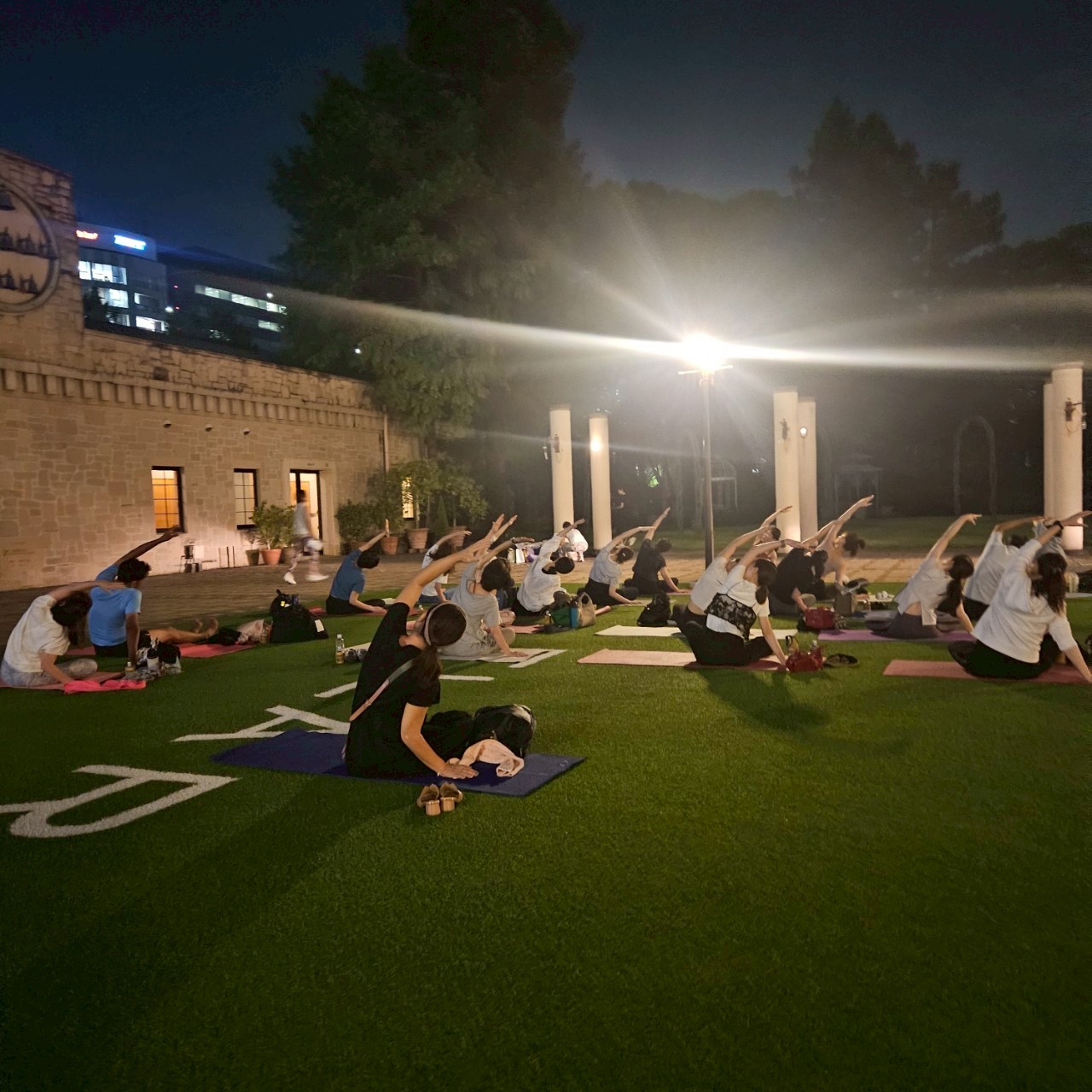 Third Place〜シェアするガーデン〜 花1000人YOGAの写真6