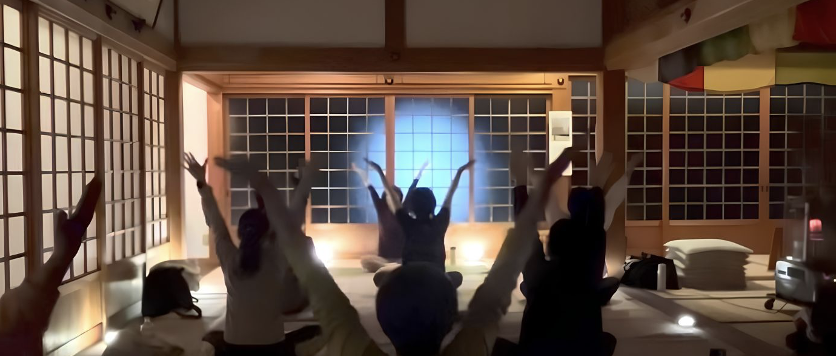 心と体をゆるめるナイトヨガ