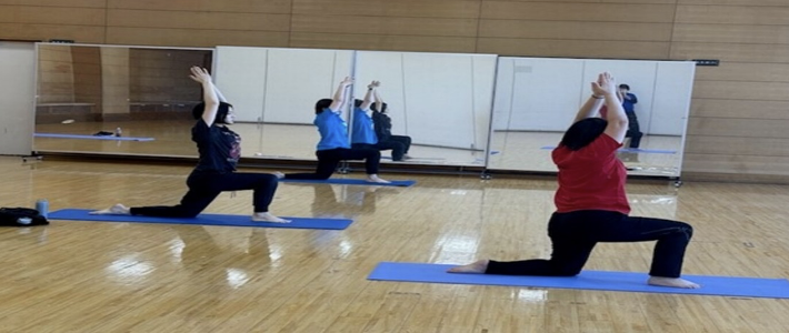 Morning Yoga   IIMURO GLASS綾瀬市民スポーツセンター